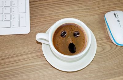 Dust remains a persistent guest, but at least the 21°C temperatures are keeping things comfortable for the Holy Week preparations. Photo credit: Unsplash