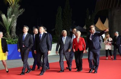 EU leaders meet in Ayia Napa as farmers shut down roads and port