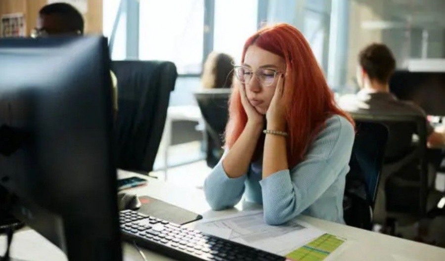 Service jobs and the self-employed record the highest weekend working rates across Europe.