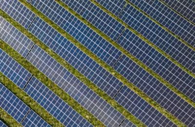 Trade unions warn of escalating labor action while pushing for investment in energy and desalination projects. Photo credit: Unsplash