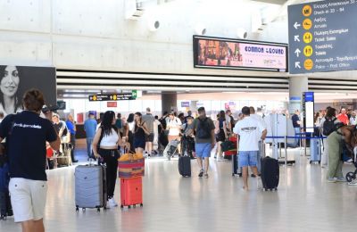 Man arrested at Larnaca airport over alleged fake apartment rental scam