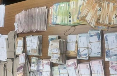 €208,000 in cash seized at Agios Dometios crossing