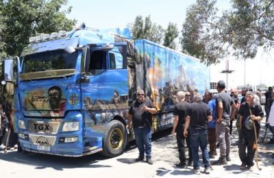Farmers take protest, and animals, to Presidential Palace