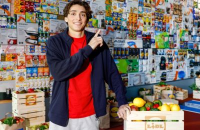 “Jump of the Year”: Armand Duplantis clears a 5.50-meter wall of Lidl products