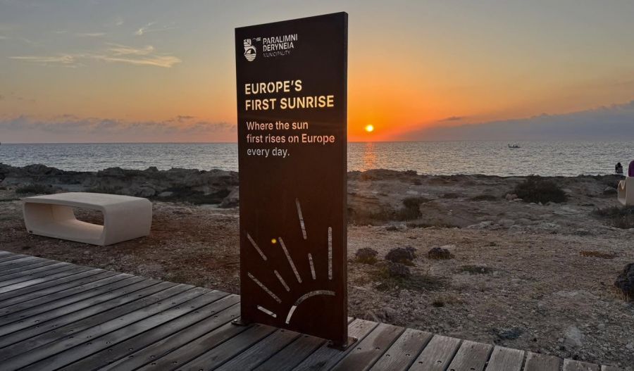 Visitors already gathering before dawn to capture the first light of day. Photo credit: @paralimnideryneiamunicipality Facebook