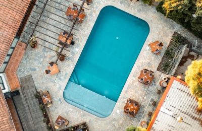 Salt & Fire: Summer nights by the pool