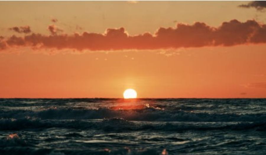 West coast catches the best of the day at 31°C before the late-week cool-down. Photo credit: Unsplash
