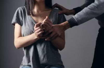 New state initiatives target domestic abuse through free legal aid and silent distress apps. Photo credit: Unsplash