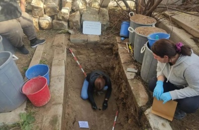 Experts will carry out DNA analysis to determine whether the bones belong to the celebrated poet, more than a century after his death. File photo dimoslefkonikou.org