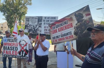 Elsewhere, supporters of reunification lined his route with banners saying they were ready for peace and a Cyprus settlement. Photo from social media via 24news