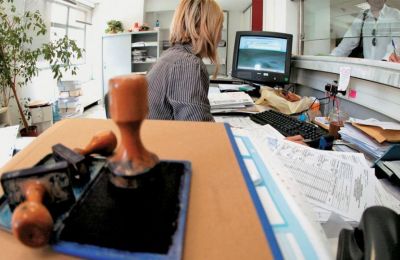 Calling in sick under the microscope as government targets abuse in public sector