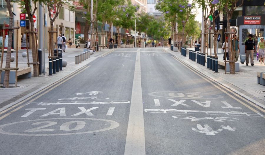 From Le Café crowds to empty storefronts: Can Makarios Avenue come back?
