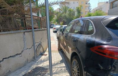 No room to move: Nicosia’s pavements remain blocked