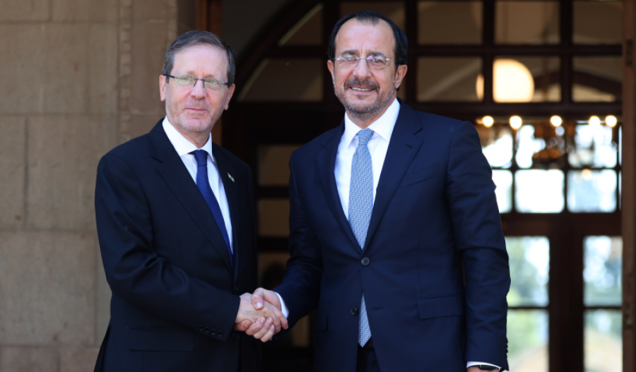 Herzog arrives in Cyprus for talks with Christodoulides