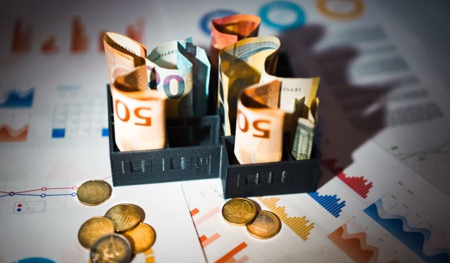 Budget stays in surplus as war and rising prices squeeze the economy