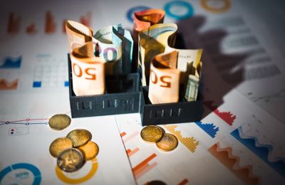 Budget stays in surplus as war and rising prices squeeze the economy