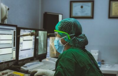 Nursing students abroad could receive grants of up to €5,750