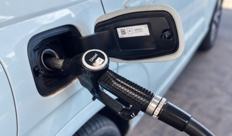 Prices approach the €2.053 record set in July 2022, with six stations charging above €22. Photo credit: Unsplash