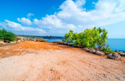 Temperatures stay close to seasonal levels, with clearer skies returning by Friday. Photo credit: Unsplash