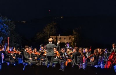 Music by Moonlight: A Nostalgic Journey Under the Stars at Minthis
