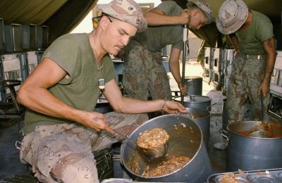 One in four soldiers reports health problems linked to catering, while only 18% of complaints are considered resolved. Photo credit: businessinsider.com