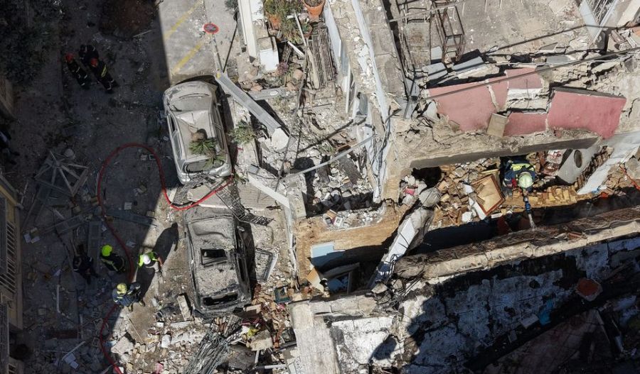 Huge explosion in Plaka leaves five unaccounted for, including three American tourists