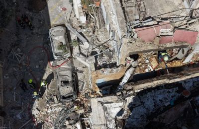 Huge explosion in Plaka leaves five unaccounted for, including three American tourists