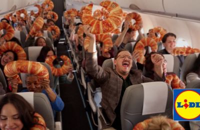 From the bakery to the heights of fashion: Lidl wows at Paris Fashion Week with the “NeckCroissant”