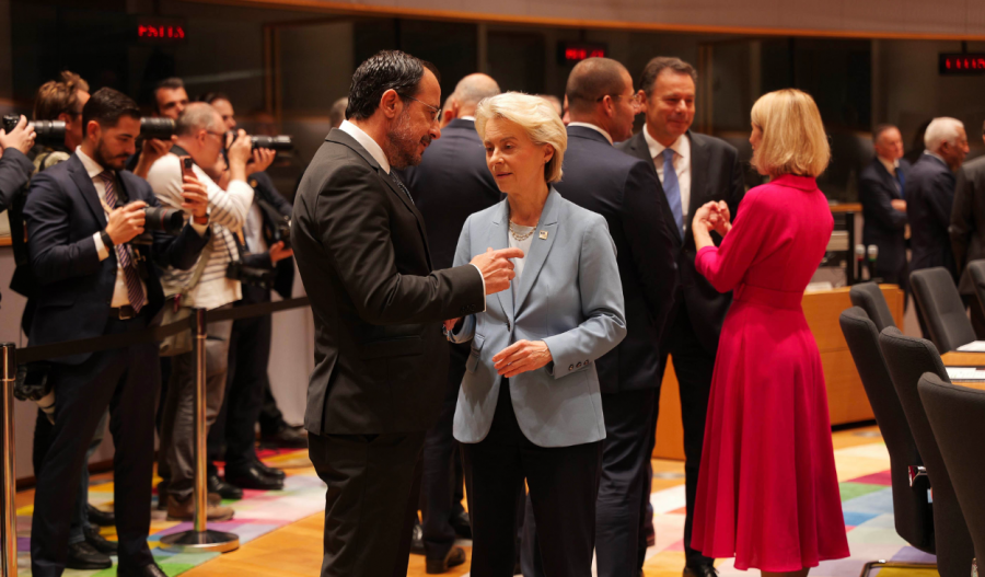 President Nikos Christodoulides and Ursula von der Leyen speaking on the sidelines of the CoE meeting in Brussels, October 2026.
